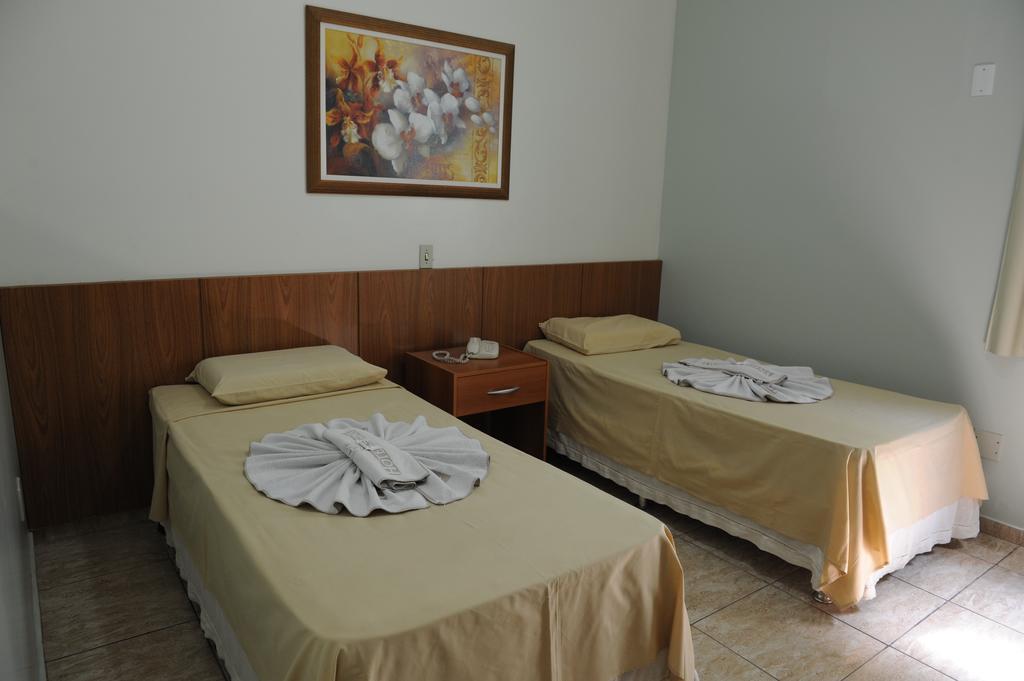Hotel Regina Muriaé Zewnętrze zdjęcie